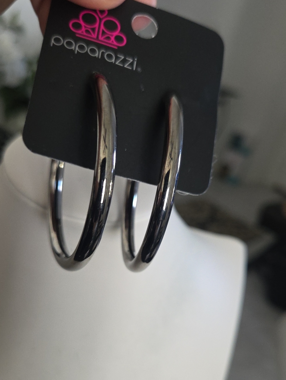 Paparazzi Curve Ball Black Hoop Earrings NWT